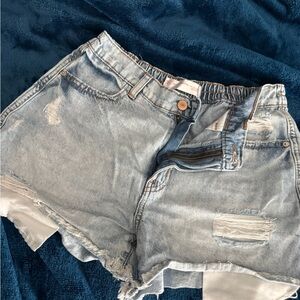 No Boundaries Light Wash Jean Shorts
